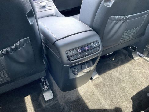 Used 2024 Hyundai Palisade Limited AWD/4WD image 10