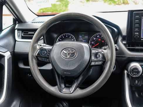 Certified 2020 Toyota RAV4 XLE w/ Carpet Mat Package FWD image 18