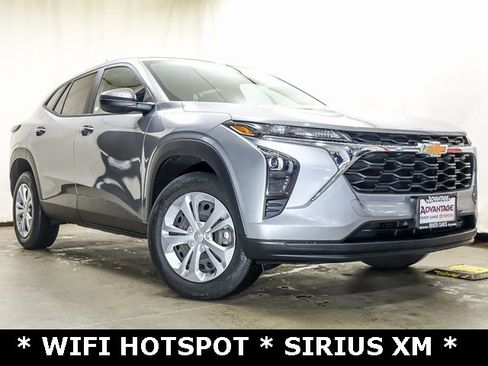 Used 2024 Chevrolet Trax LS w/ Driver Confidence Package image 2