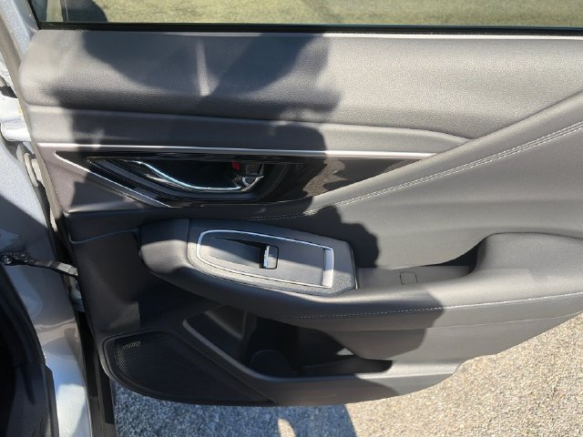 Used 2020 Subaru Outback Limited AWD/4WD image 32