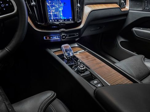 Used 2023 Volvo XC60 B5 Ultimate w/ Climate Package image 33