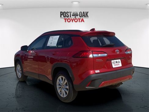Used 2023 Toyota Corolla Cross LE image 5