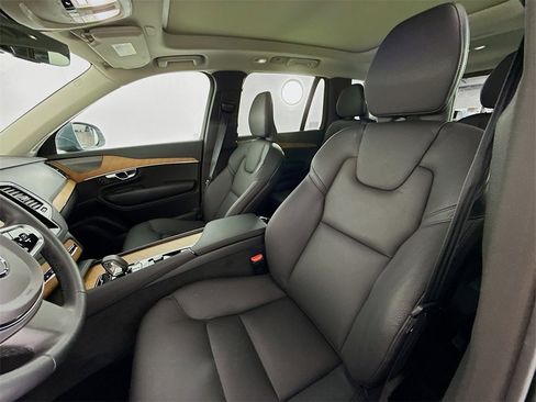 Used 2023 Volvo XC90 T8 Plus w/ Protection Package Premier image 5