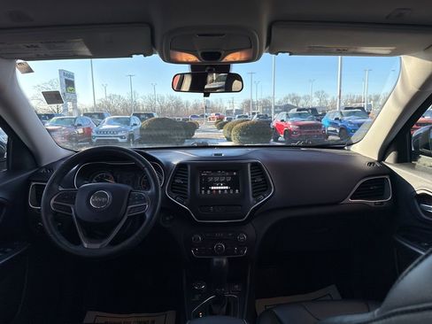 Used 2019 Jeep Cherokee Latitude Plus w/ Cold Weather Group image 13