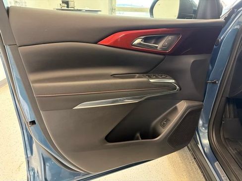 Used 2025 Chevrolet Traverse Z71 w/ LPO, Floor Liner Package AWD/4WD image 46