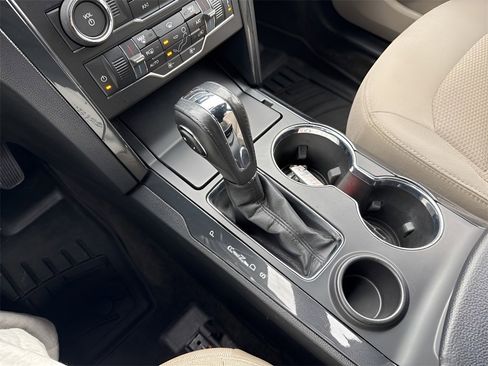 Used 2018 Ford Explorer XLT w/ Equipment Group 201A image 29