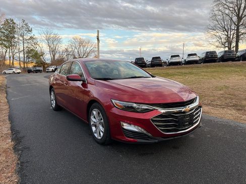 Used 2024 Chevrolet Malibu LT image 3