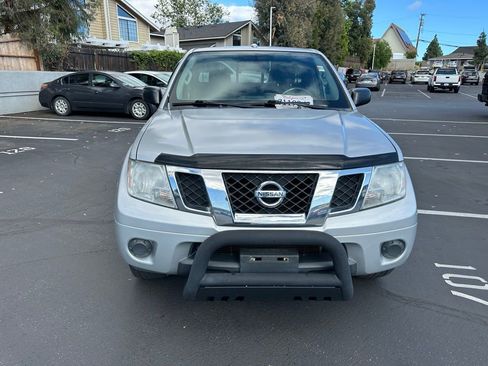 Used 2017 Nissan Frontier SV image 4
