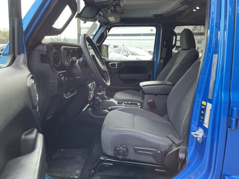 Used 2025 Jeep Wrangler Unlimited Rubicon image 19