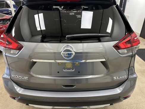 Used 2018 Nissan Rogue SL image 9