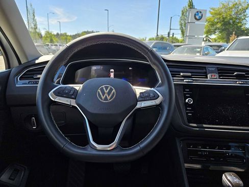 Used 2024 Volkswagen Tiguan SE image 23