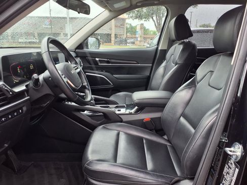 Used 2025 Kia Telluride S image 17
