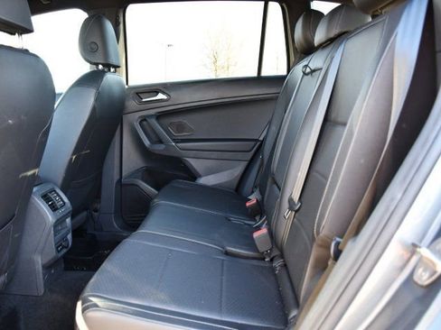 Used 2020 Volkswagen Tiguan SE R-Line AWD/4WD image 15