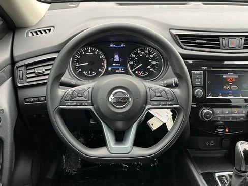 Used 2020 Nissan Rogue S image 11
