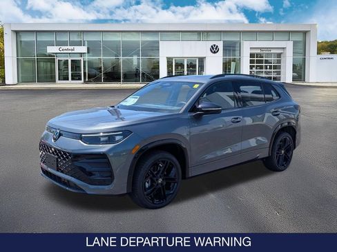 New 2026 Volkswagen Tiguan SE R-Line AWD/4WD image 3
