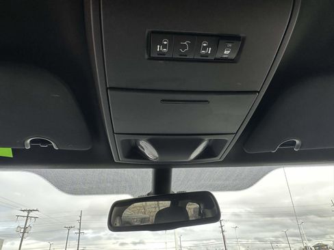 Used 2019 Dodge Grand Caravan SXT image 29