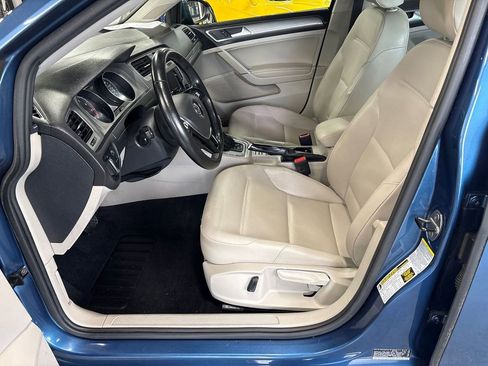Used 2015 Volkswagen Golf S w/ Lighting Package image 27