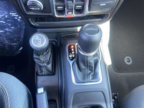 New 2026 Jeep Gladiator Sport AWD/4WD image 19