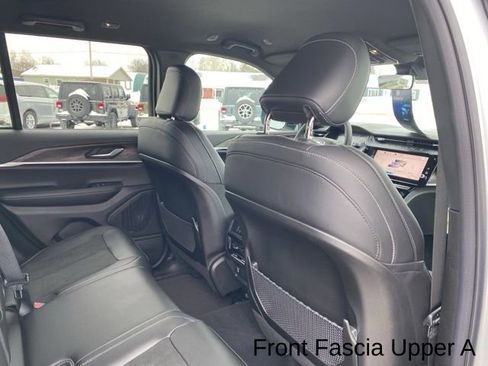 New 2026 Jeep Grand Cherokee Altitude image 34