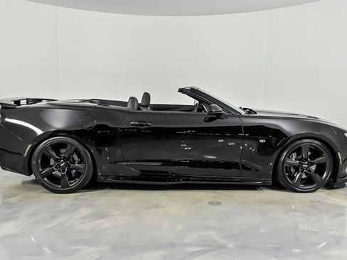Used 2017 Chevrolet Camaro SS RWD image 11