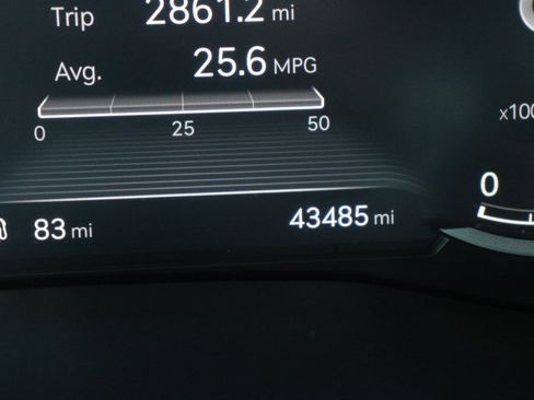 Used 2022 Genesis G70 2.0T RWD image 29