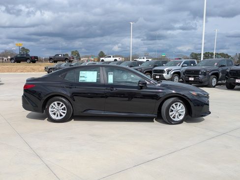 New 2026 Toyota Camry LE image 8