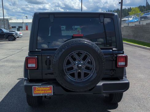 Used 2024 Jeep Wrangler Unlimited Sport AWD/4WD image 5