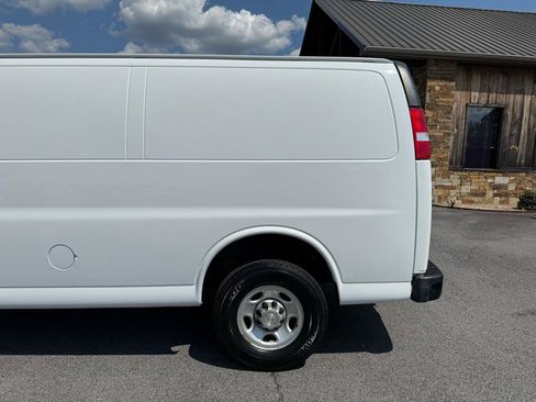 Used 2021 Chevrolet Express 3500 Extended w/ Driver Convenience Package RWD image 32