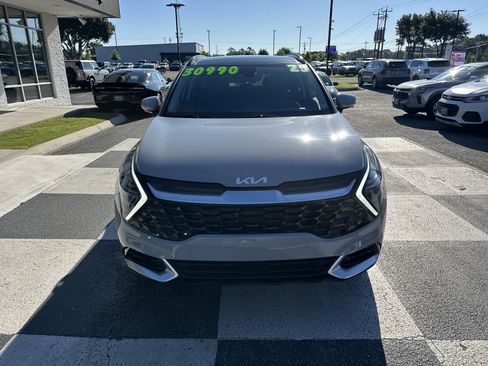 Used 2025 Kia Sportage SX AWD/4WD image 2