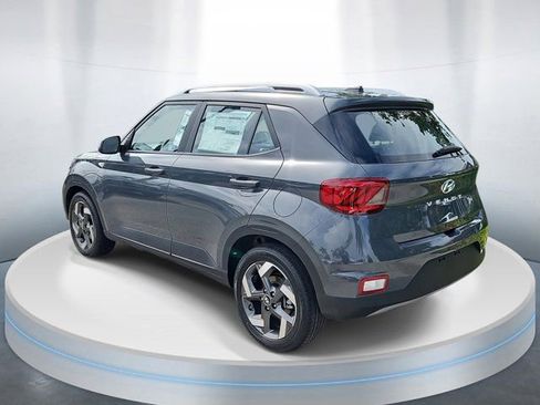 Certified 2025 Hyundai Venue SEL image 3