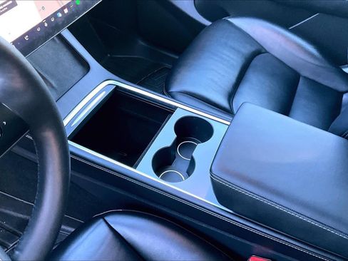 Used 2021 Tesla Model Y Long Range image 15