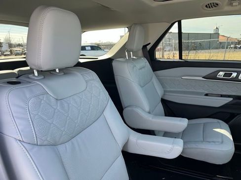 New 2026 Ford Explorer Platinum w/ LUX Leather Package image 15