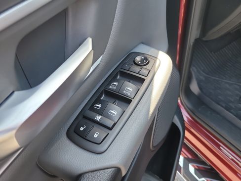 Used 2021 RAM 1500 Big Horn RWD image 17