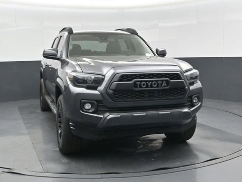 Used 2018 Toyota Tacoma SR w/ SR Convenience Package RWD image 10
