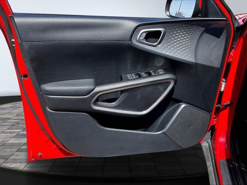 Used 2025 Kia Soul LX w/ LX Technology Package image 20