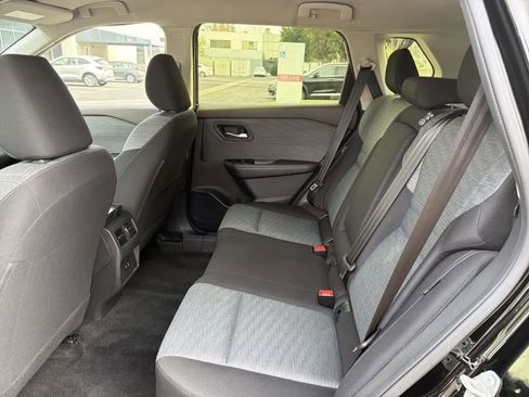 Used 2023 Nissan Rogue SV image 27