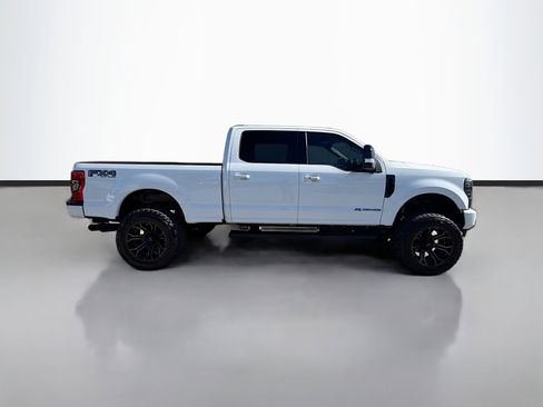 Used 2022 Ford F250 Lariat w/ Black Appearance Package image 6
