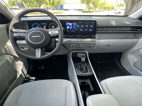 Used 2026 Hyundai Kona SE FWD image 17