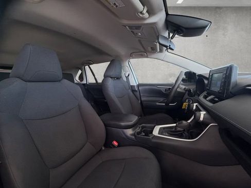 Used 2019 Toyota RAV4 LE image 21