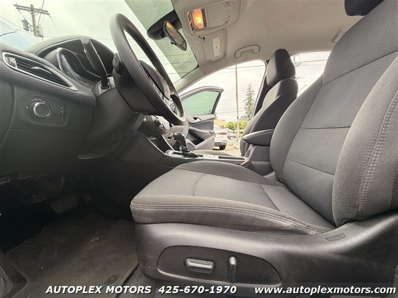 Used 2018 Chevrolet Cruze LT FWD image 15