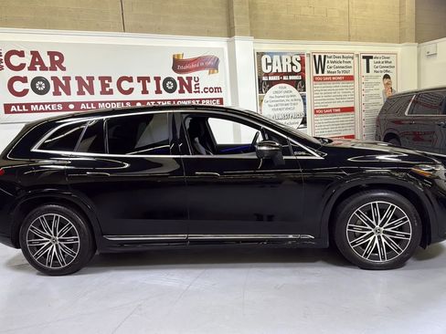 Used 2023 Mercedes-Benz EQS 580 4MATIC SUV image 9