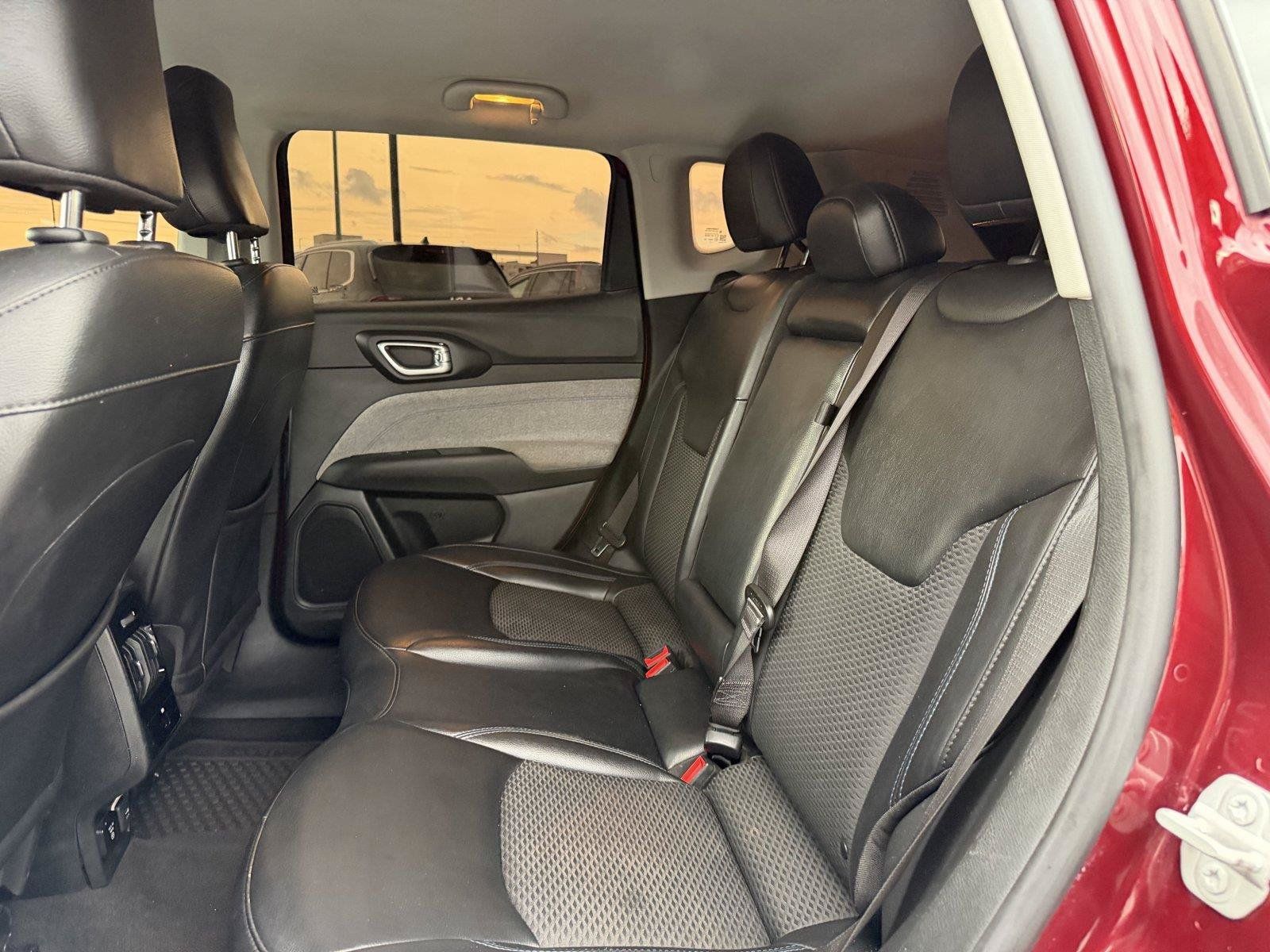 Used 2022 Jeep Compass Latitude w/ Convenience Group FWD image 18