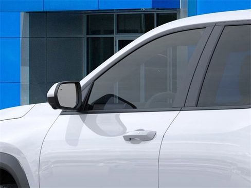 New 2026 Chevrolet Equinox LT w/ Safety and Technology Package image 12