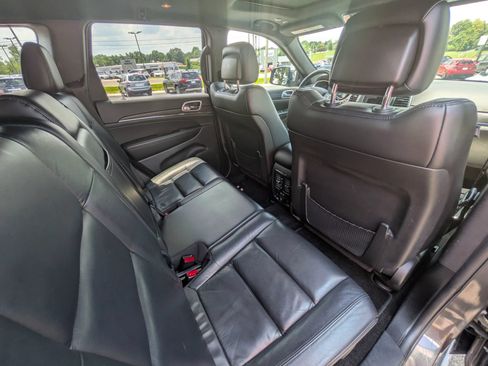 Used 2018 Jeep Grand Cherokee Limited AWD/4WD image 37