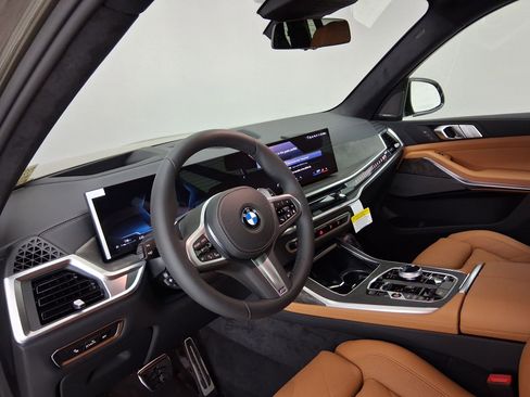 New 2026 BMW X7 xDrive40i w/ M Sport Package image 2