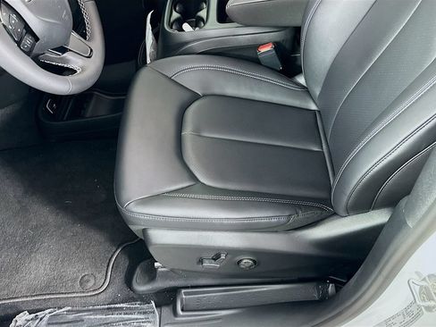 New 2026 Chrysler Pacifica Select w/ S Appearance Package AWD/4WD image 25