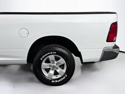 Used 2022 RAM 1500 Classic SLT AWD/4WD image 37