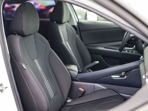 Used 2022 Hyundai Elantra SEL FWD image 16