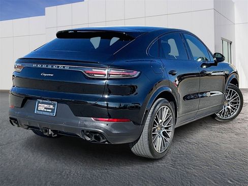 Used 2022 Porsche Cayenne image 7