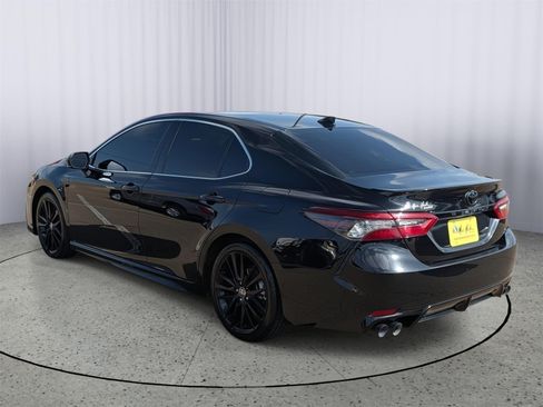Used 2024 Toyota Camry XSE FWD image 3